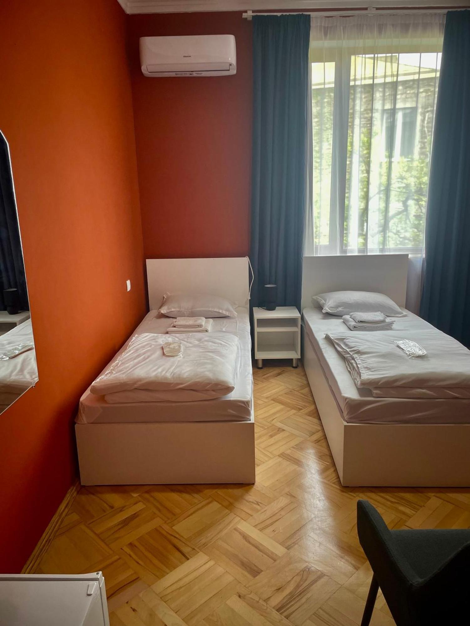 Guest House Top Floor Телави Стая снимка